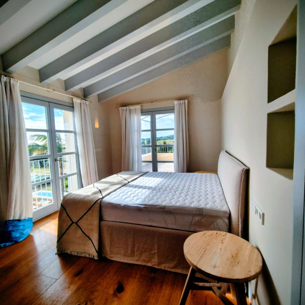 Avantgarde und Natur: Luxusvilla mit Panoramablick zwischen Porto Colom und Manacor