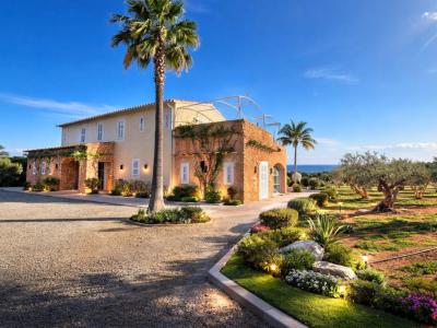 Avantgarde und Natur: Luxusvilla mit Panoramablick zwischen Porto Colom und Manacor