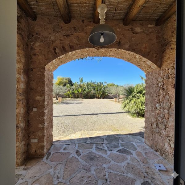 Avantgarde und Natur: Luxusvilla mit Panoramablick zwischen Porto Colom und Manacor