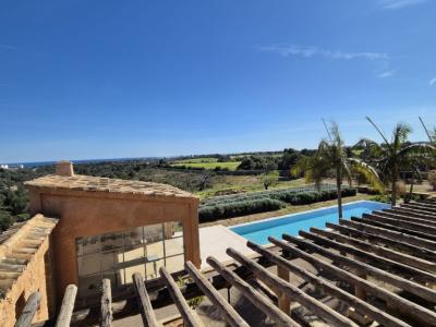 Avantgarde und Natur: Luxusvilla mit Panoramablick zwischen Porto Colom und Manacor