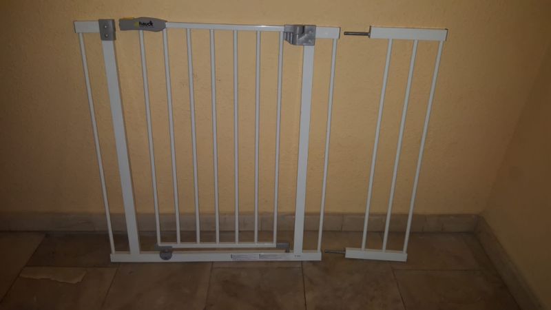 Baby separation grille for stairs or passageway