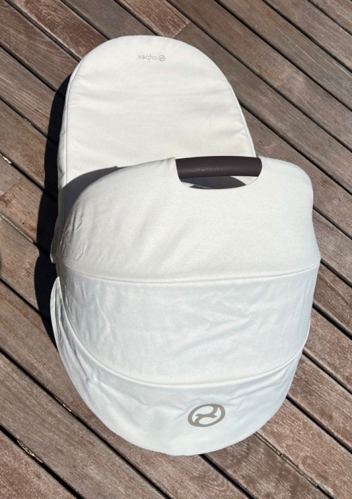 Carrycot Cybex, type Cot S Lux, as good as new, hardly used, colour beige/offwhitwe, for sale