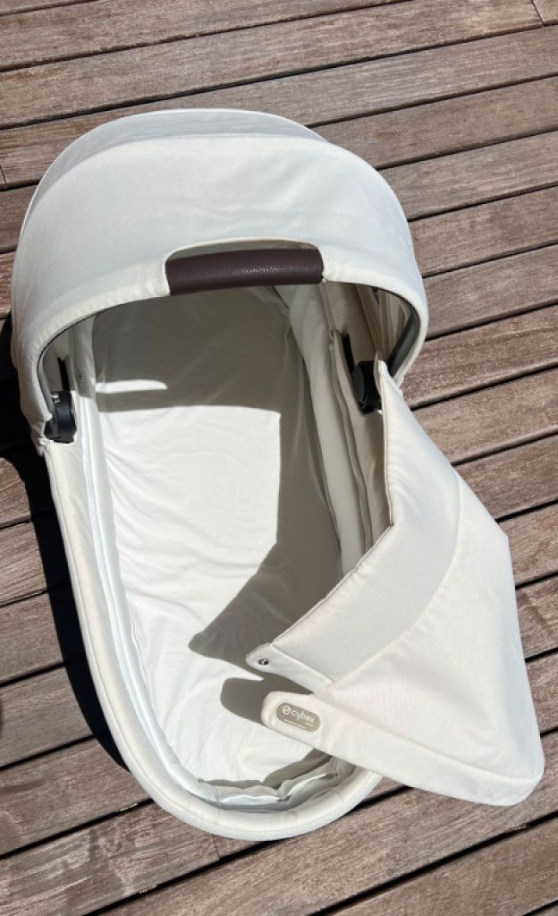 Carrycot Cybex, type Cot S Lux, as good as new, hardly used, colour beige/offwhitwe, for sale