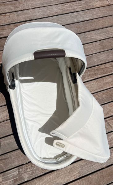 Carrycot Cybex, type Cot S Lux, as good as new, hardly used, colour beige/offwhitwe, for sale
