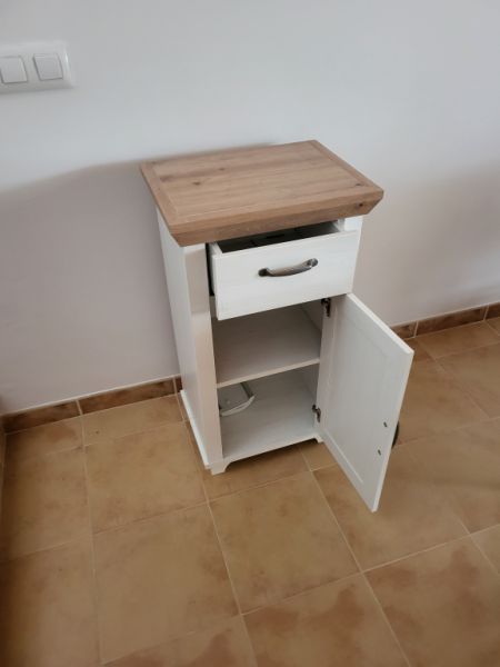 Badschrank neu nur zusammengebaut  Standort Cales de Mallorca