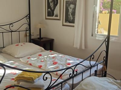 Baldachinbett 180 x 200 cm inkl. Lattenrost und Matratzen