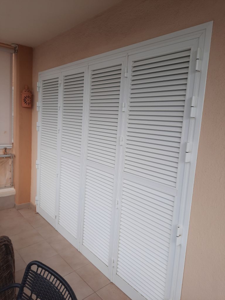 4-piece balcony shutter door