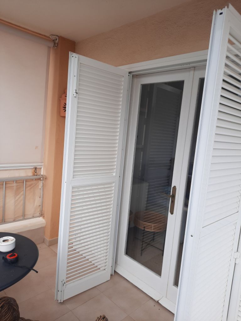 4-piece balcony shutter door