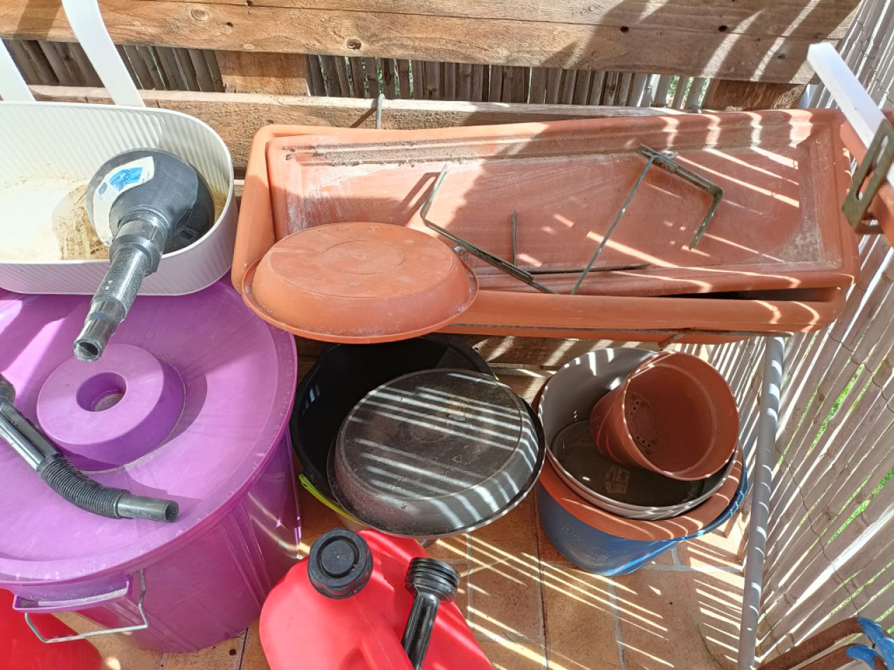 Balcony boxes, plant containers and watering cans