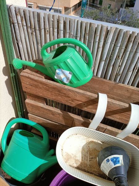 Balcony boxes, plant containers and watering cans