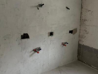 Bauprofi für Wohnungsbau und Renovierungen