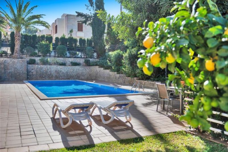 Bendinat , con acceso a la playa