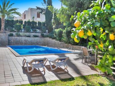 Bendinat , con acceso a la playa