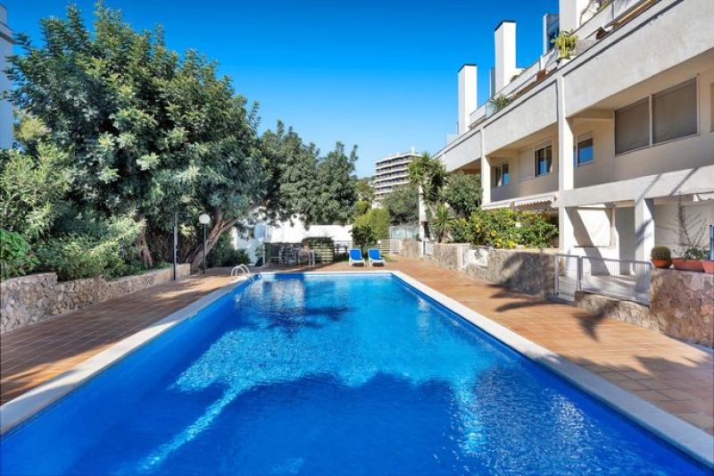 Bendinat , con acceso a la playa