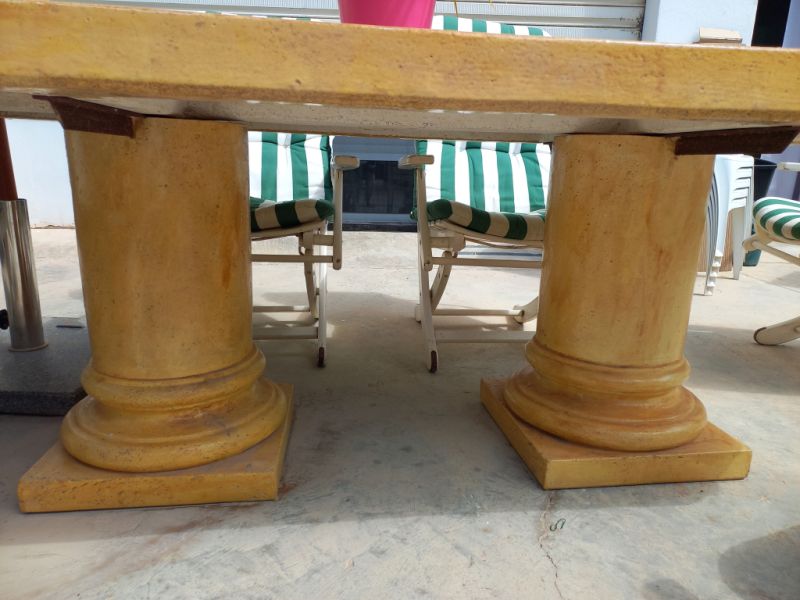 Mesa de hormigón beige 2 m x 1 m, altura 73 cm, tablero 8 cm de espesor