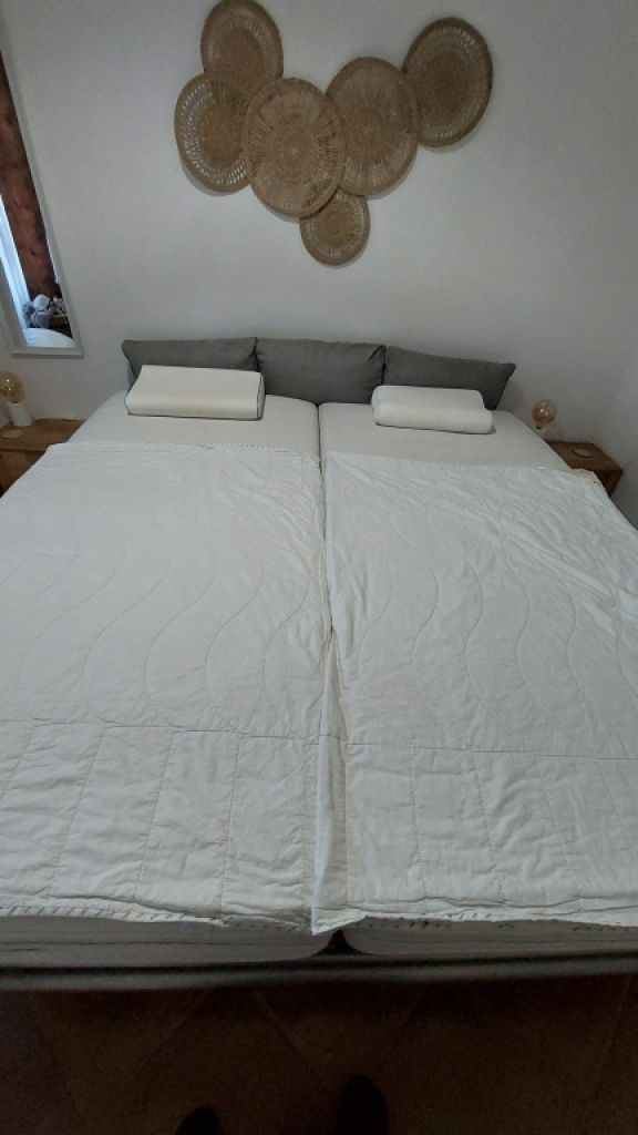 Stainless steel bed, custom-made