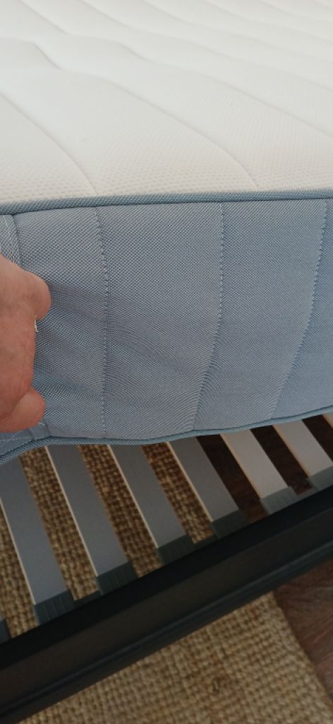 Bett/Matratze + Lattenrost