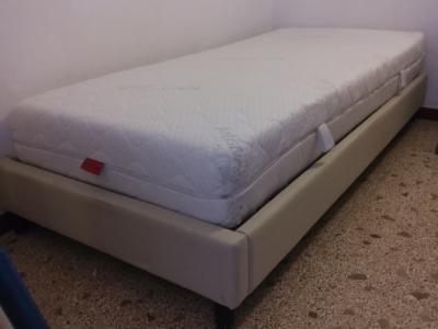 Bed with mattress 90 x 190