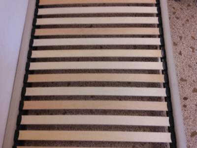 Bed with mattress 90 x 190