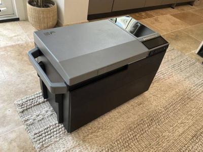 Bootkühlschrank EcoFlow GLACIER mit Eiswürfelbereiter NP 1398 € wie neu