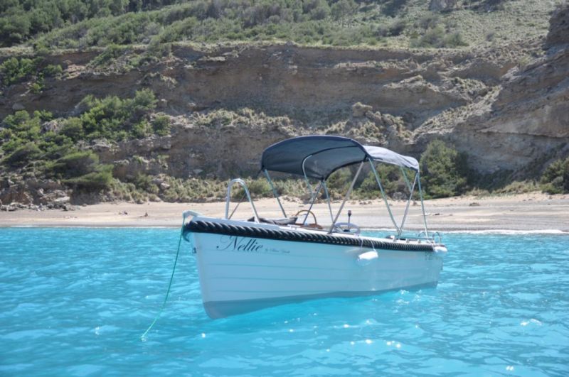Alquiler de barcos Alcudia Silver Yacht 15PS 6PAX todo incluido