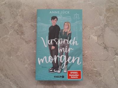 Bücher (Julia Kuhn, Anne Lück und Kristina Moninger)