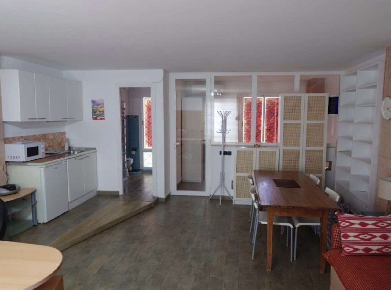 Office for rent in Son Veri Nou