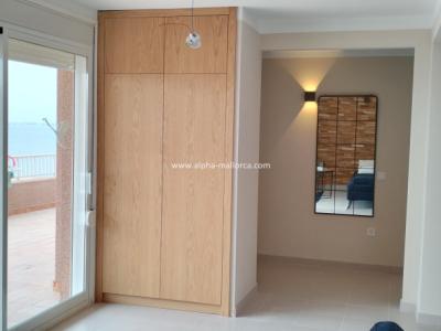 CALA BLAVA: 1 SZ-Wohnung mit 180º-Meerblick in 1. Linie