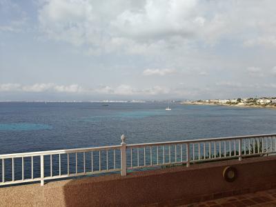 CALA BLAVA: 1 SZ-Wohnung mit 180º-Meerblick in 1. Linie