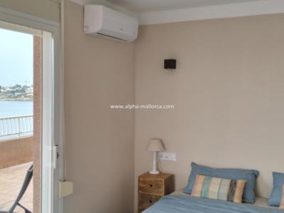 CALA BLAVA: 1 SZ-Wohnung mit 180º-Meerblick in 1. Linie