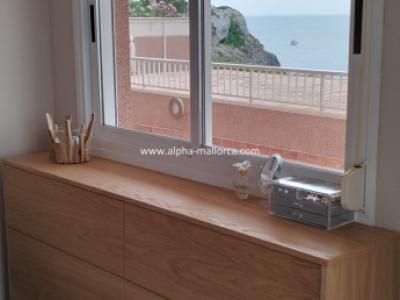 CALA BLAVA: 1 SZ-Wohnung mit 180º-Meerblick in 1. Linie