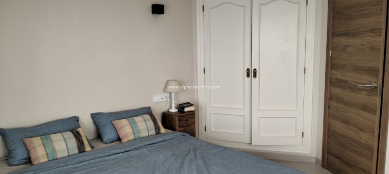 CALA BLAVA: 1 SZ-Wohnung mit 180º-Meerblick in 1. Linie