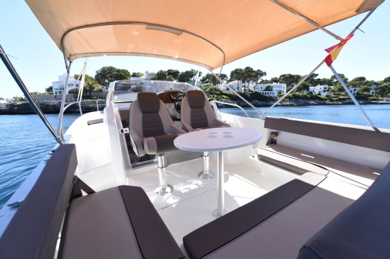 Cap Camarat 7.5 WA – Sportlich. Kompakt. Einfach perfekt für Cala d’Or!