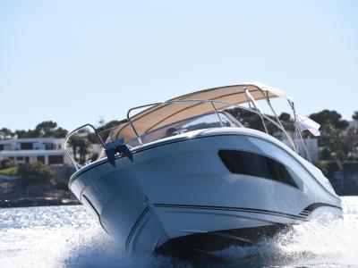 Cap Camarat 7.5 WA – Sportlich. Kompakt. Einfach perfekt für Cala d’Or!