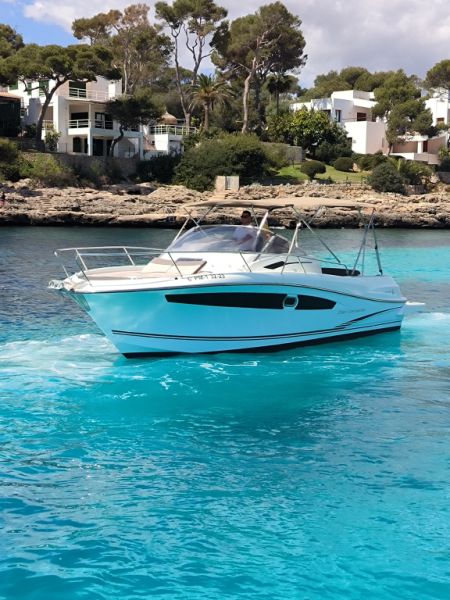 Cap Camarat 8.5 WA – Dein Charterboot in Cala d’Or