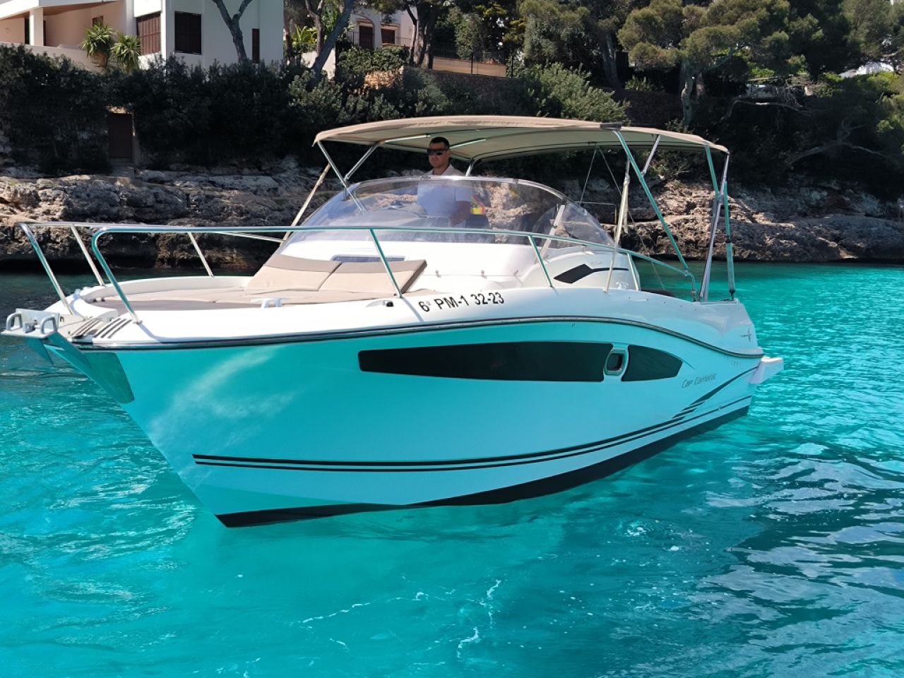 Cap Camarat 8.5 WA – Dein Charterboot in Cala d’Or