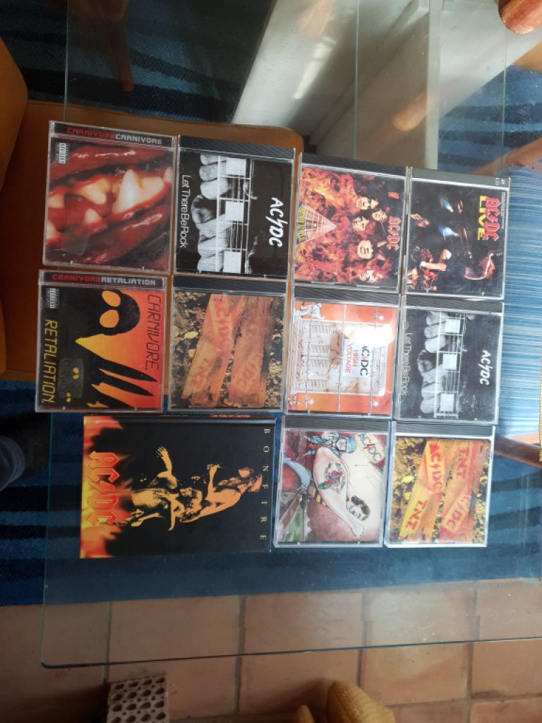 Colección de CDs y casetes