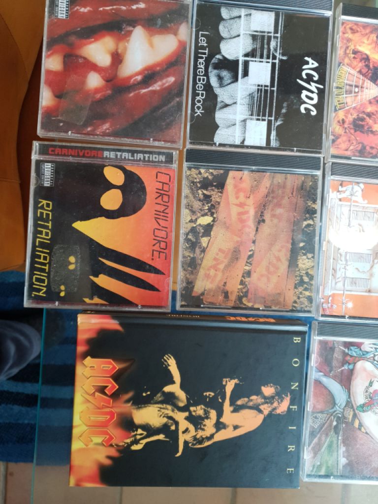 Colección de CDs y casetes
