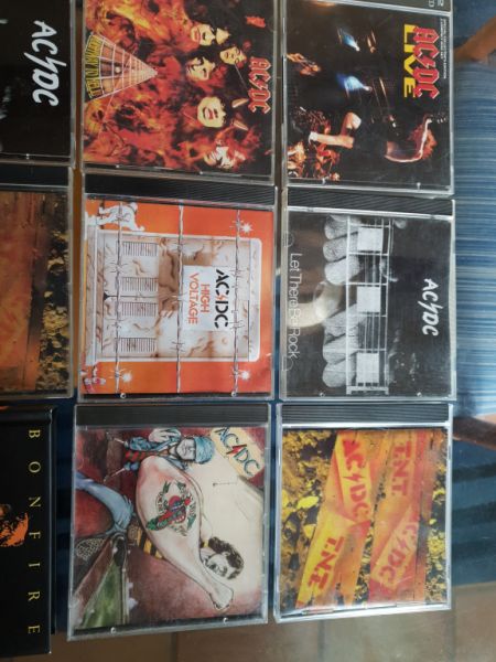 Colección de CDs y casetes