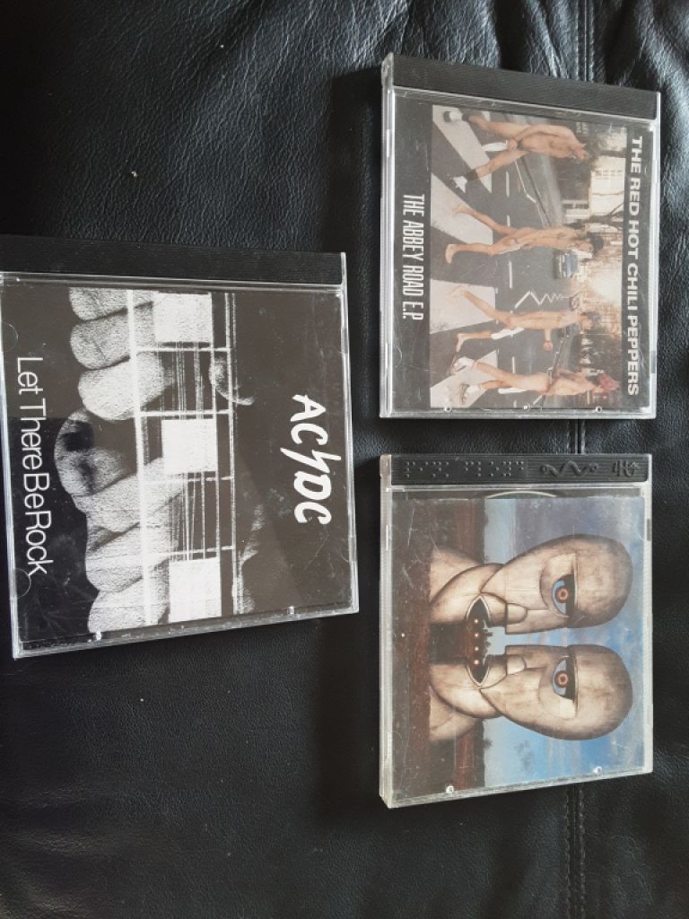 CDs de diversos intérpretes