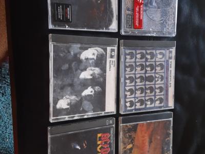 CDs de diversos intérpretes