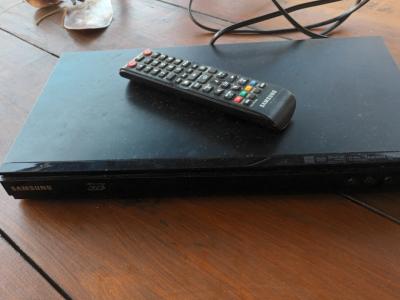 CD und DVD Player ----  Blu Ray  SAMSUNG günstig abzugeben
