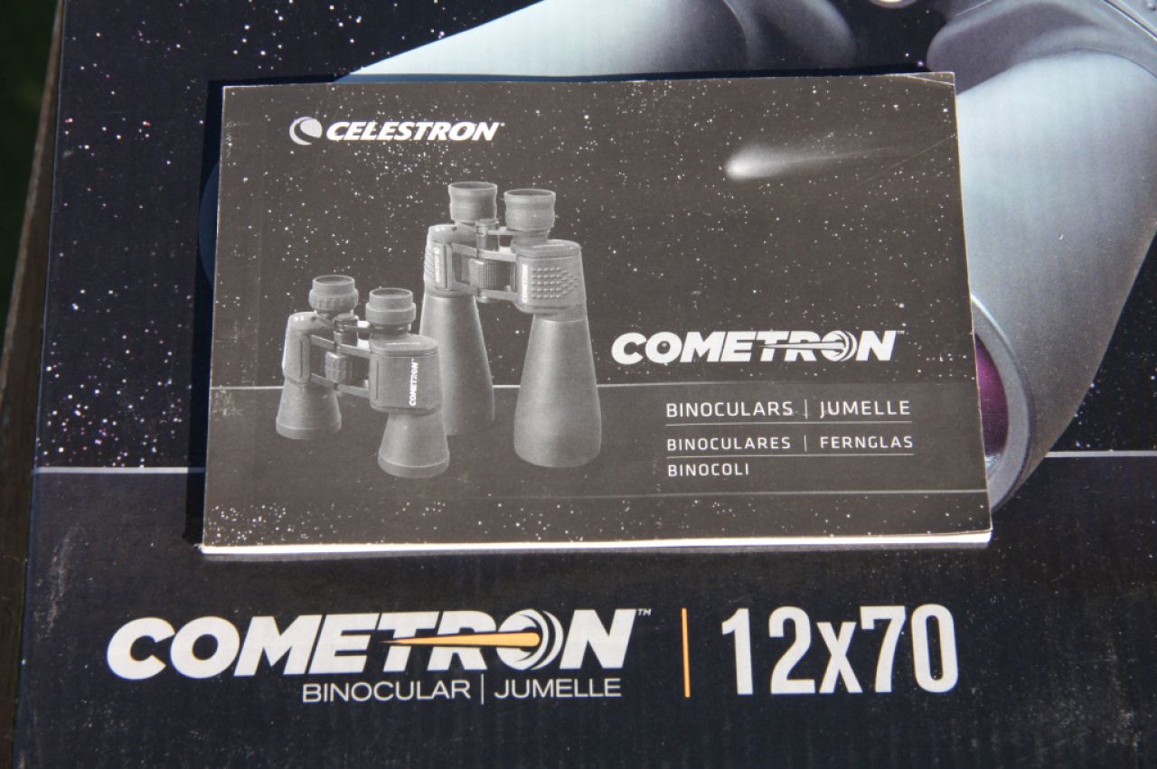 CELESTRON binoculars "Cometron" 12x70, field of view 4.6°, weight approx. 1.4 kg, suitable for eyeglass wearers