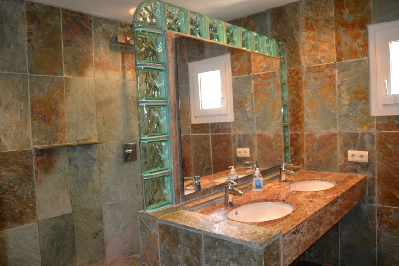 Chalet in 1. Sea line Cala Dor/Es Forti.Sale directly by owner