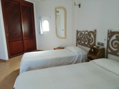 Chalet mit Ferienlizenz in 1. Küstenlinie in Cala Dor-- CH 50 a