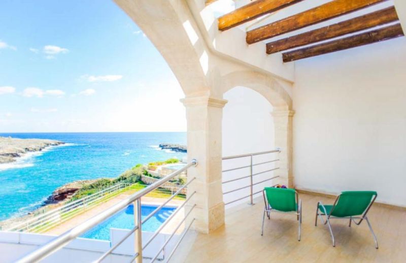 Chalet mit Ferienlizenz in 1. Küstenlinie in Cala Dor-- CH 50 a