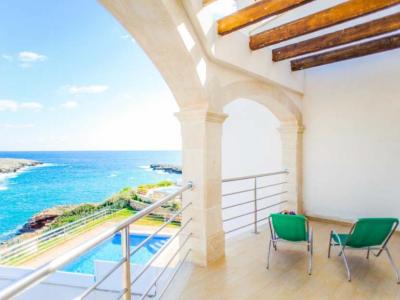 Chalet mit Ferienlizenz in 1. Küstenlinie in Cala Dor-- CH 50 a