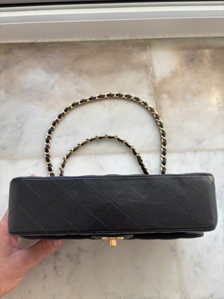 CHANEL Classic Flap Bag Medium
