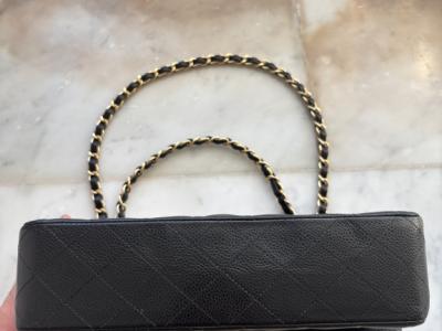 CHANEL Classic Flap Bag Medium