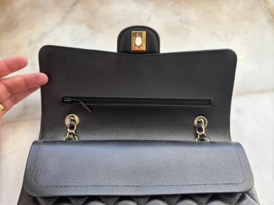 CHANEL Classic Flap Bag Medium